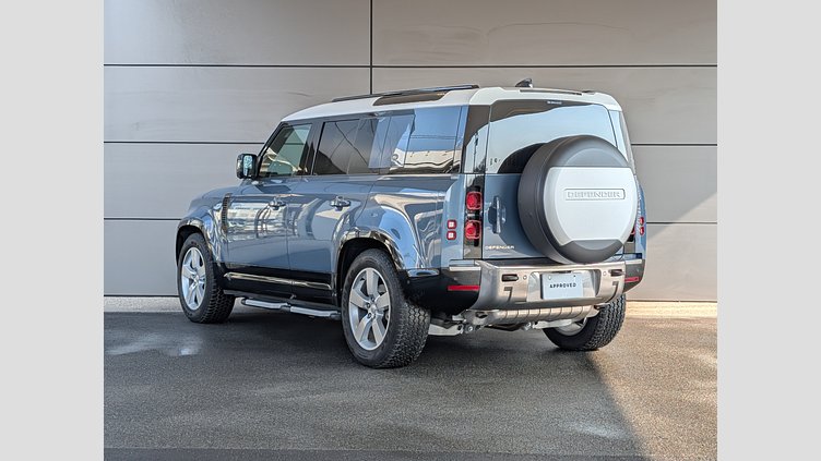 2022 認定中古車 Land Rover Defender 110 タスマンブルー P300 AWD（AT） SE