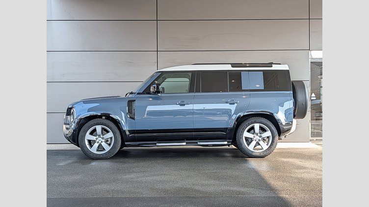 2022 認定中古車 Land Rover Defender 110 タスマンブルー P300 AWD（AT） SE