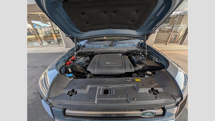 2022 認定中古車 Land Rover Defender 110 タスマンブルー P300 AWD（AT） SE