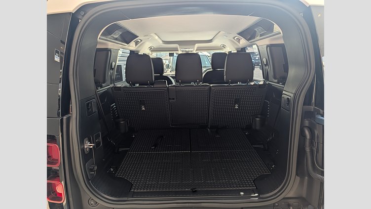 2022 認定中古車 Land Rover Defender 110 タスマンブルー P300 AWD（AT） SE