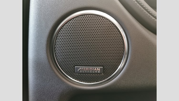 2024 認定中古車 Land Rover Discovery Sport サントリーニブラック プラグインハイブリッド（ガソリン） 標準ホイール Dynamic HSE