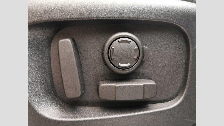 2024 認定中古車 Land Rover Discovery Sport サントリーニブラック プラグインハイブリッド（ガソリン） 標準ホイール Dynamic HSE