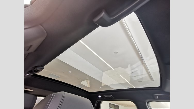 2024 認定中古車 Land Rover Discovery Sport サントリーニブラック プラグインハイブリッド（ガソリン） 標準ホイール Dynamic HSE