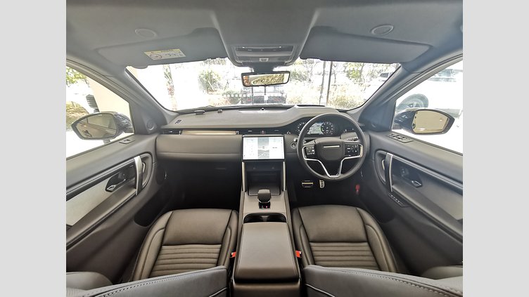 2024 認定中古車 Land Rover Discovery Sport サントリーニブラック プラグインハイブリッド（ガソリン） 標準ホイール Dynamic HSE