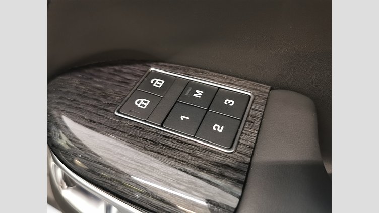 2021 認定中古車 Land Rover Range Rover Sport ユーロンホワイト INGENIUM 3.0L 6気筒ディーゼル MHEV 300PS HSE DYNAMIC