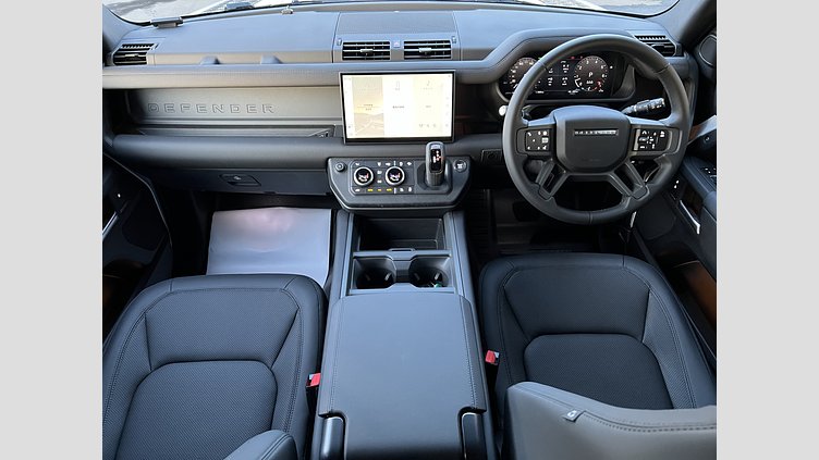 2025 認定中古車 Land Rover Defender 110 フジホワイト P300 ガソリン X-Dynamic SE