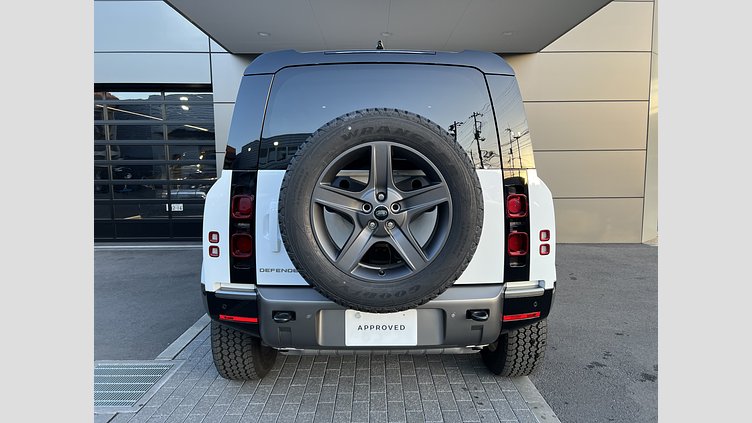 2025 認定中古車 Land Rover Defender 110 フジホワイト P300 ガソリン X-Dynamic SE