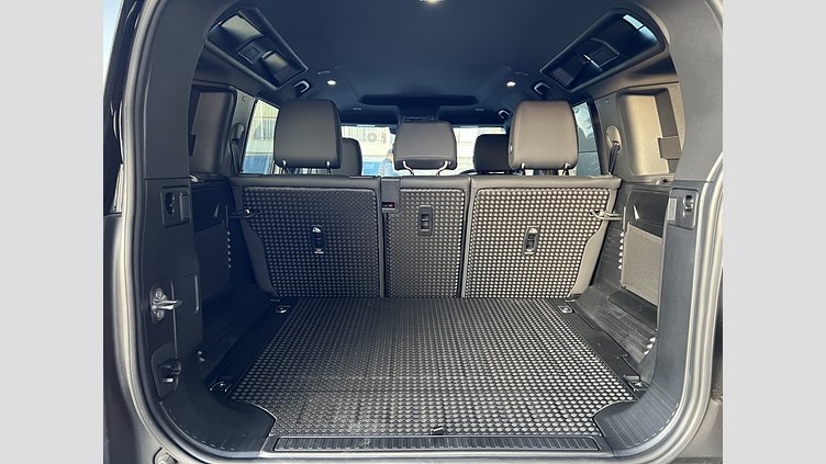 2025 認定中古車 Land Rover Defender 110 フジホワイト P300 ガソリン X-Dynamic SE