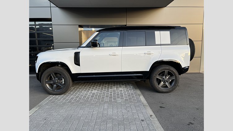 2025 認定中古車 Land Rover Defender 110 フジホワイト P300 ガソリン X-Dynamic SE