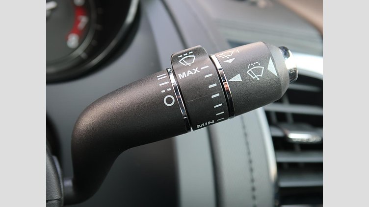 2017 認定中古車 Jaguar F-Type Fuji White 300PS クーペ