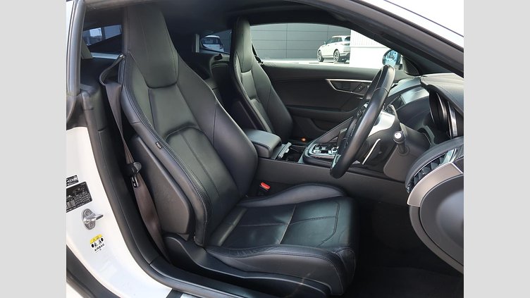 2017 認定中古車 Jaguar F-Type Fuji White 300PS クーペ