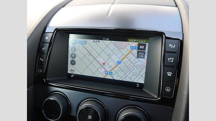 2017 認定中古車 Jaguar F-Type Fuji White 300PS クーペ