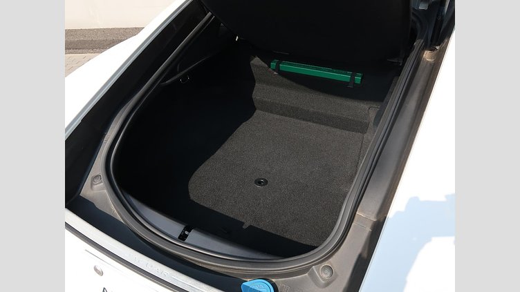 2017 認定中古車 Jaguar F-Type Fuji White 300PS クーペ