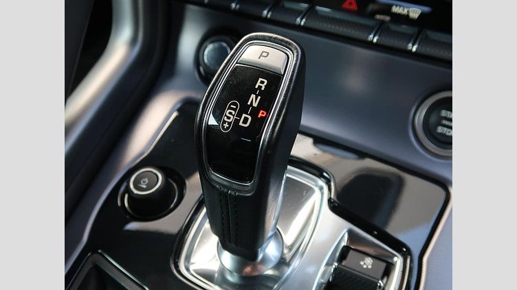 2017 認定中古車 Jaguar F-Type Fuji White 300PS クーペ