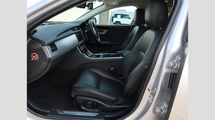 2017 認定中古車 Jaguar XF Indus Silver 250PS スポーツブレイク プレステージ