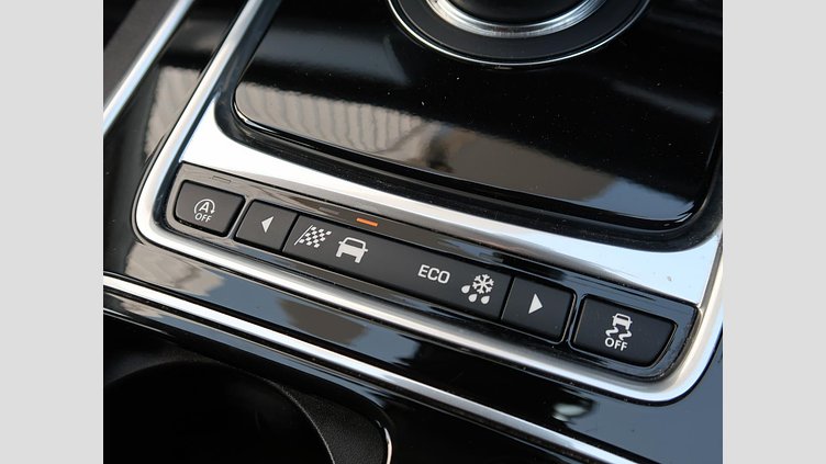 2017 認定中古車 Jaguar XF Indus Silver 250PS スポーツブレイク プレステージ