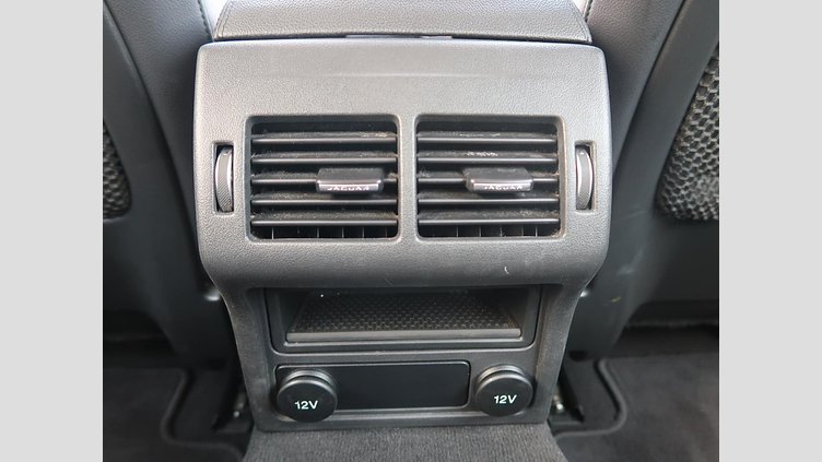 2017 認定中古車 Jaguar XF Indus Silver 250PS スポーツブレイク プレステージ