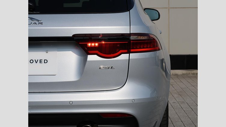 2017 認定中古車 Jaguar XF Indus Silver 250PS スポーツブレイク プレステージ