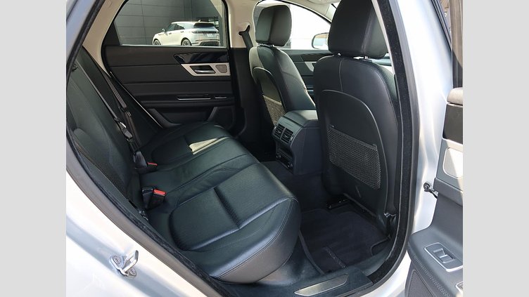 2017 認定中古車 Jaguar XF Indus Silver 250PS スポーツブレイク プレステージ