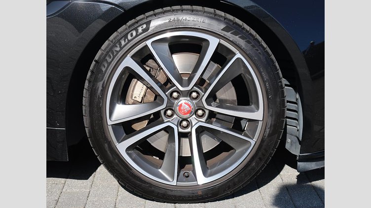 2018 認定中古車 Jaguar F-Type Santorini Black 300PS クーペ