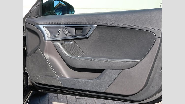 2018 認定中古車 Jaguar F-Type Santorini Black 300PS クーペ