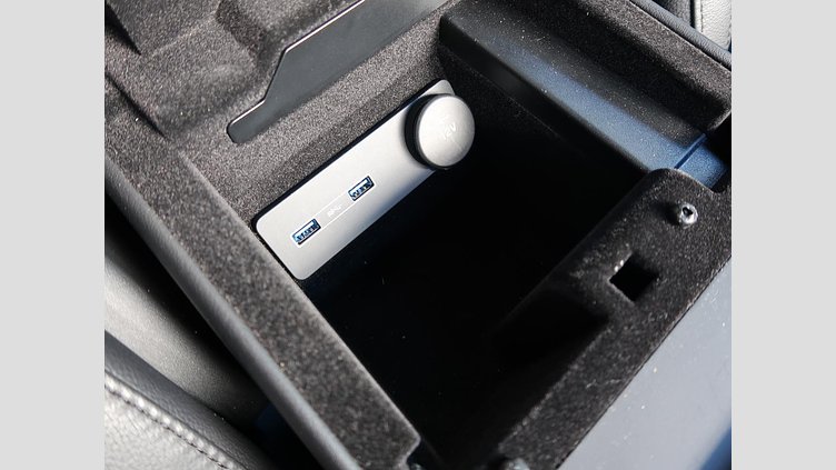 2018 認定中古車 Jaguar F-Type Santorini Black 300PS クーペ