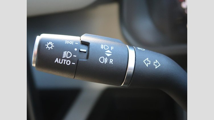 2022 認定中古車 Land Rover Defender 90 フジホワイト P300 AWD（AT） SE