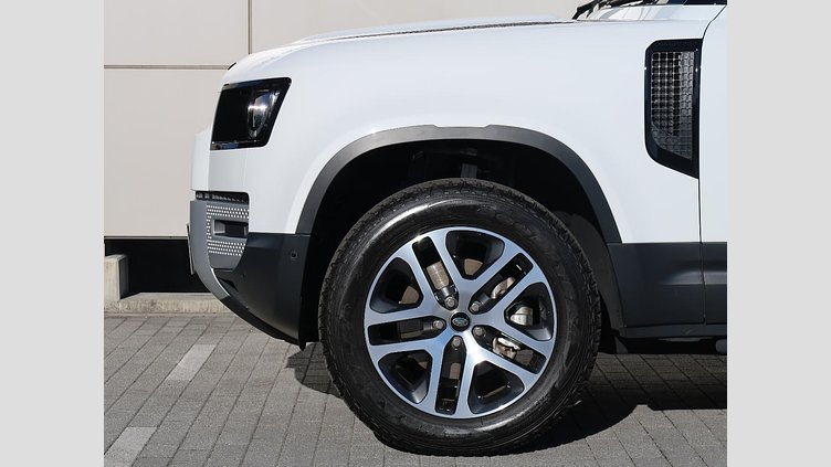 2022 認定中古車 Land Rover Defender 90 フジホワイト P300 AWD（AT） SE