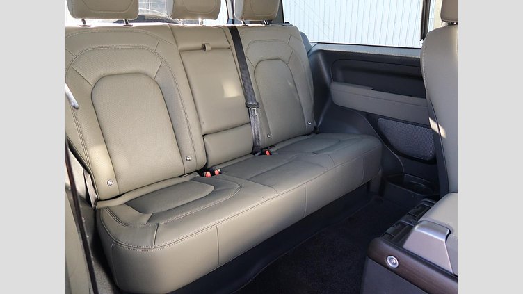 2022 認定中古車 Land Rover Defender 90 フジホワイト P300 AWD（AT） SE