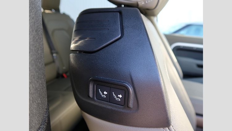 2022 認定中古車 Land Rover Defender 90 フジホワイト P300 AWD（AT） SE