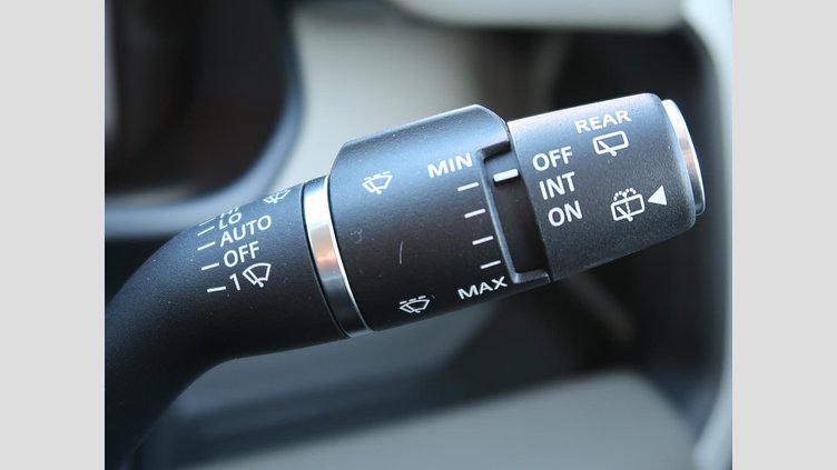 2022 認定中古車 Land Rover Defender 90 フジホワイト P300 AWD（AT） SE