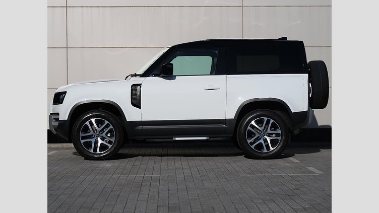 2022 認定中古車 Land Rover Defender 90 フジホワイト P300 AWD（AT） SE