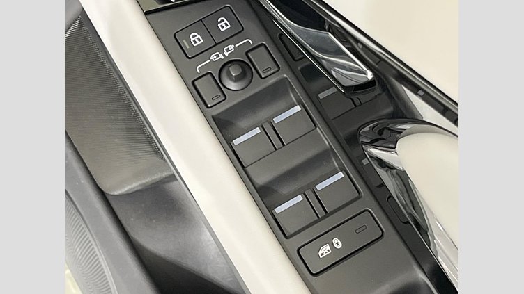 2024 認定中古車 Land Rover Range Rover Evoque フジホワイト P250（ガソリン） スタンダードホイールベース DYNAMIC HSE