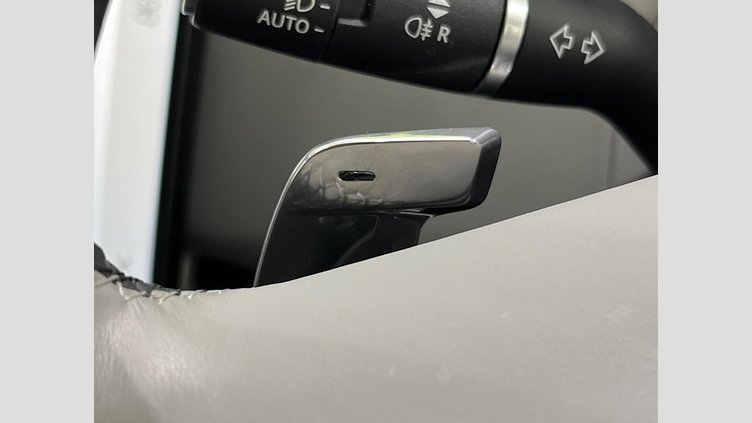 2024 認定中古車 Land Rover Range Rover Evoque フジホワイト P250（ガソリン） スタンダードホイールベース DYNAMIC HSE