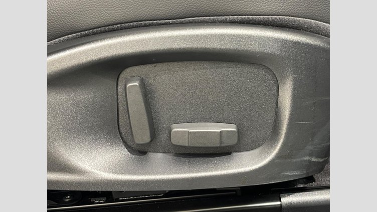 2019 認定中古車 Jaguar E-Pace フジホワイト P200 オートマチック全輪駆動 S