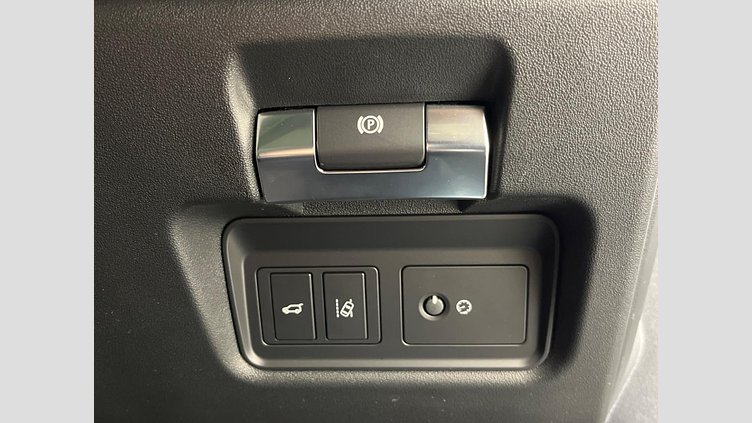 2019 認定中古車 Jaguar E-Pace フジホワイト P200 オートマチック全輪駆動 S