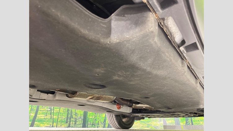 2019 認定中古車 Jaguar E-Pace フジホワイト P200 オートマチック全輪駆動 S