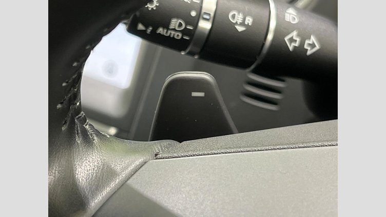 2019 認定中古車 Jaguar E-Pace フジホワイト P200 オートマチック全輪駆動 S