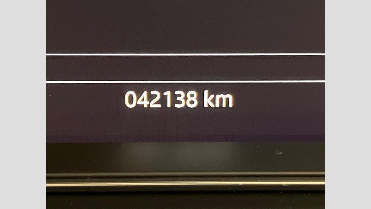 2019 認定中古車 Jaguar E-Pace フジホワイト P200 オートマチック全輪駆動 S