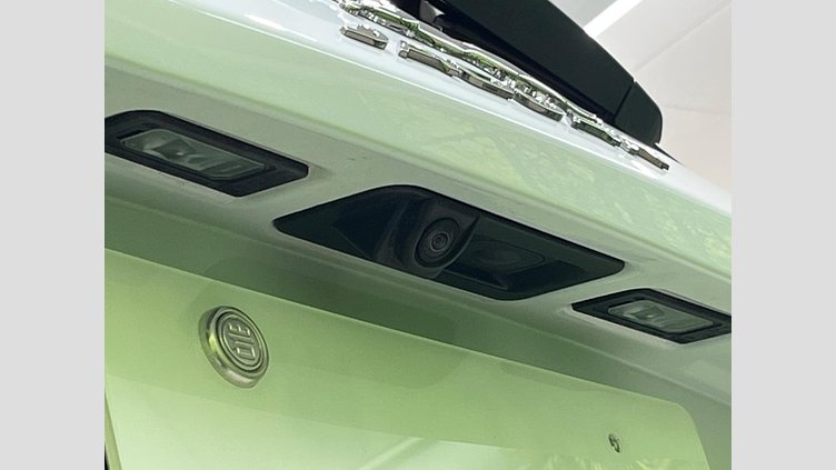 2019 認定中古車 Jaguar E-Pace フジホワイト P200 オートマチック全輪駆動 S