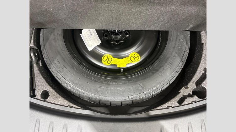 2019 認定中古車 Jaguar E-Pace フジホワイト P200 オートマチック全輪駆動 S