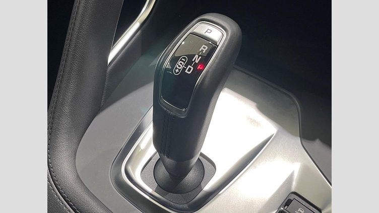 2019 認定中古車 Jaguar E-Pace フジホワイト P200 オートマチック全輪駆動 S