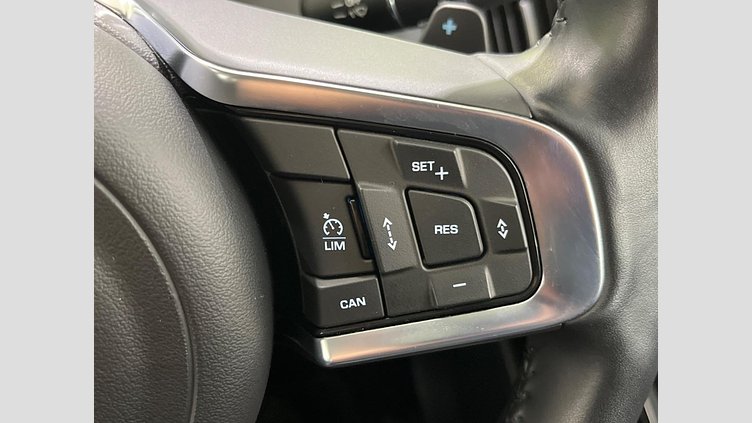 2019 認定中古車 Jaguar E-Pace フジホワイト P200 オートマチック全輪駆動 S