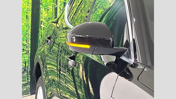 2018 認定中古車 Jaguar E-Pace サントリーニブラック D180 オートマチック全輪駆動 R-DYNAMIC