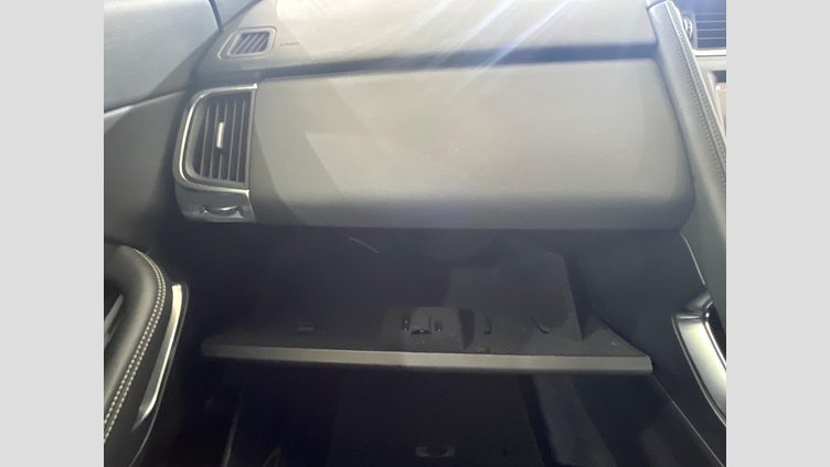 2018 認定中古車 Jaguar E-Pace サントリーニブラック D180 オートマチック全輪駆動 R-DYNAMIC