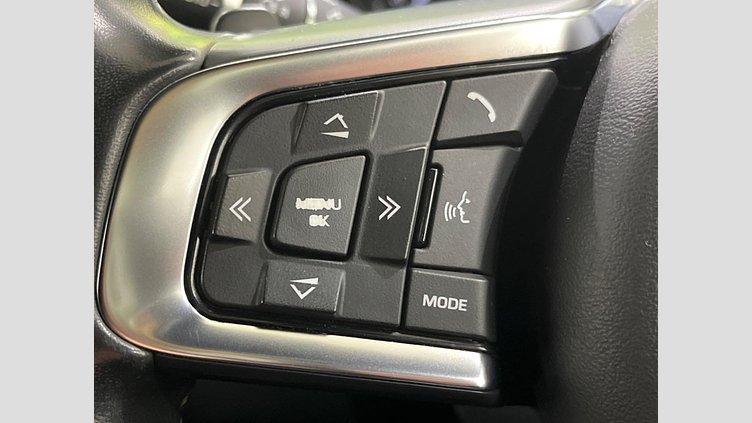 2018 認定中古車 Jaguar E-Pace サントリーニブラック D180 オートマチック全輪駆動 R-DYNAMIC