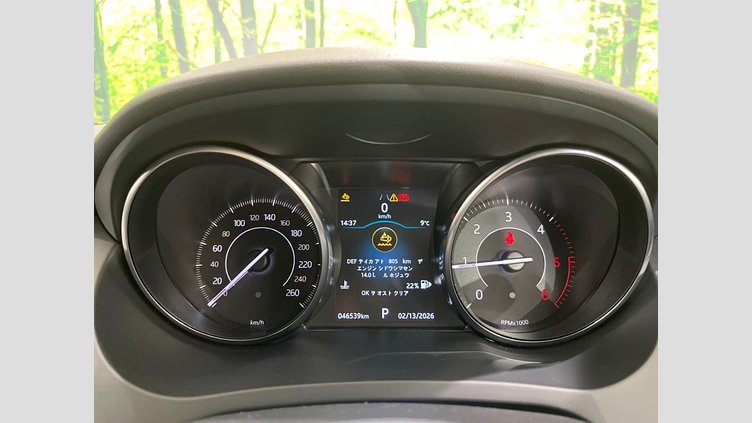 2018 認定中古車 Jaguar E-Pace サントリーニブラック D180 オートマチック全輪駆動 R-DYNAMIC