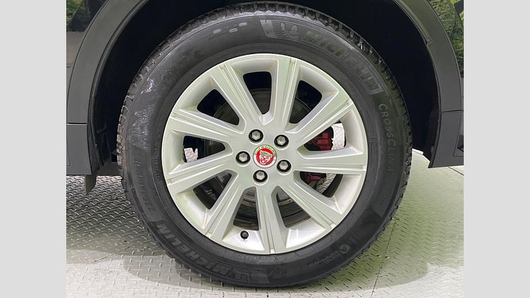 2018 認定中古車 Jaguar E-Pace サントリーニブラック D180 オートマチック全輪駆動 R-DYNAMIC