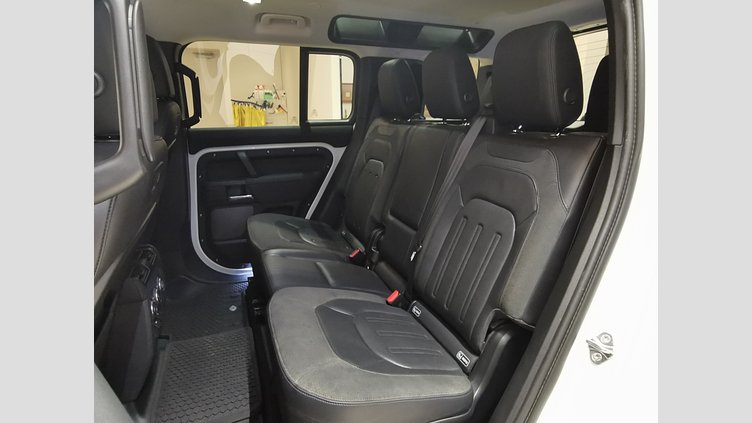 2020 認定中古車 Land Rover Defender 110 Fuji White 2.0 litre i4P Petrol スタートアップエディション