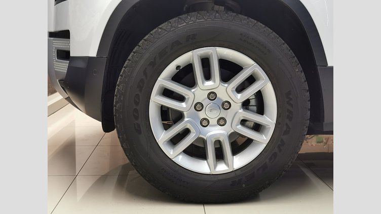 2020 認定中古車 Land Rover Defender 110 Fuji White 2.0 litre i4P Petrol スタートアップエディション